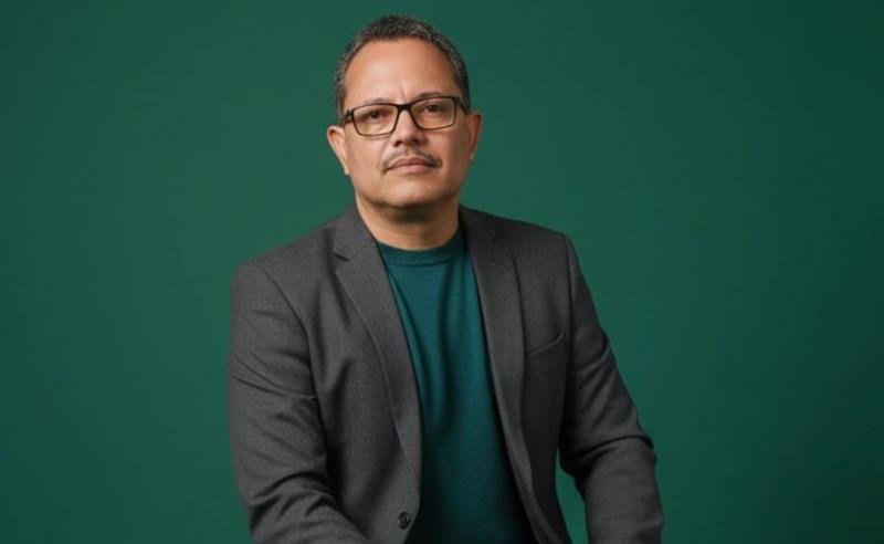 Gil de Sá leva debate sobre racismo e memória social ao Atelier Cultural em São Paulo